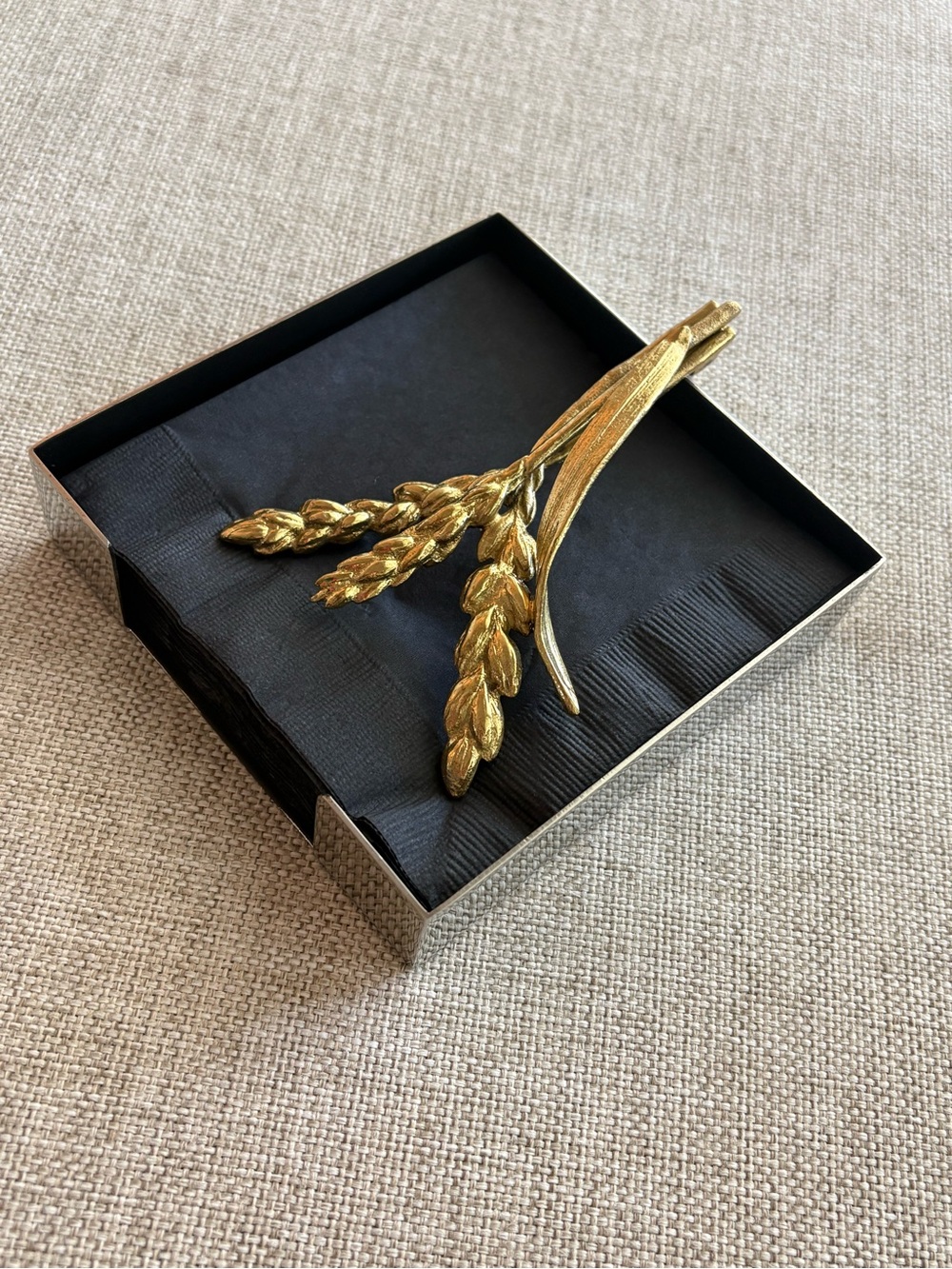 Michael Aram Wheat Cocktail Napkin Holder Black Gold Hinged 5x5 - Picture 8 of 13
